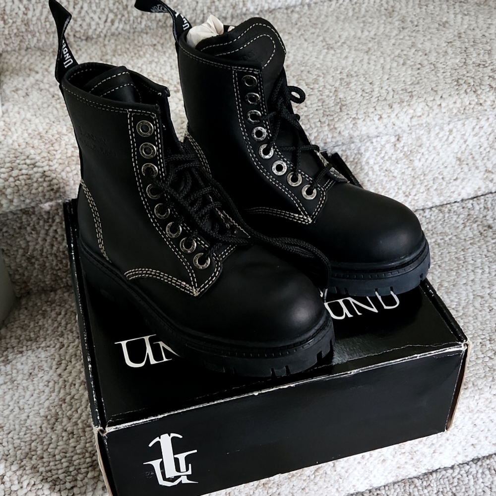 London Underground Wales combat boot size 5.5